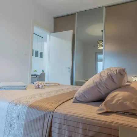 Looxor Znjan Apartment *